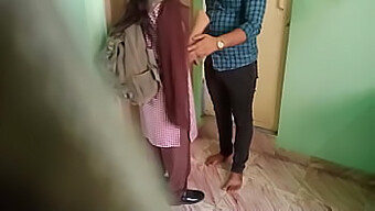 Video Casero Desi De Amas De Casa Y Chicas Universitarias Indias